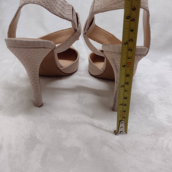 VINCE CAMUTO high heel shoes - Picture 3 of 7